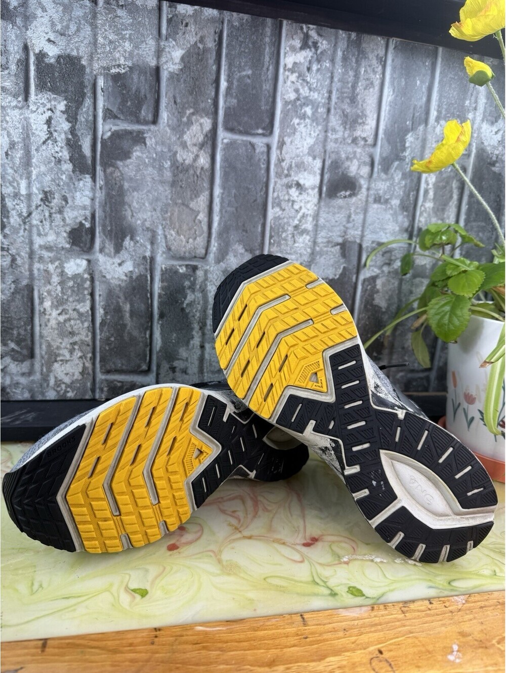 Brooks Launch 6 Run Steel City 2019 Women’s Gray/Black/Yellow Low Top Mesh - Picture 7 of 8